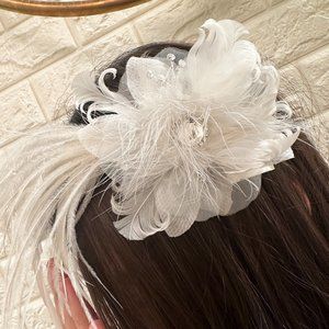 Bridal Floral Hairpiece with Feathers and Rhinestone Details for Wedding